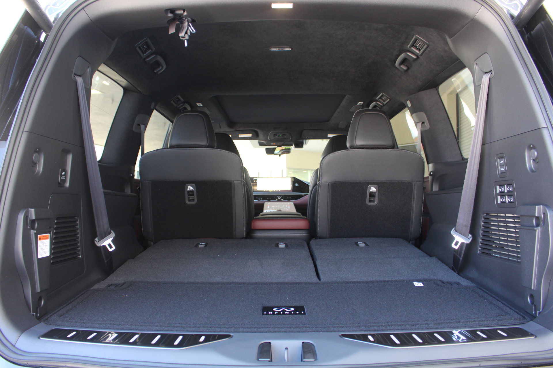 2026 Infiniti QX80 photo 19