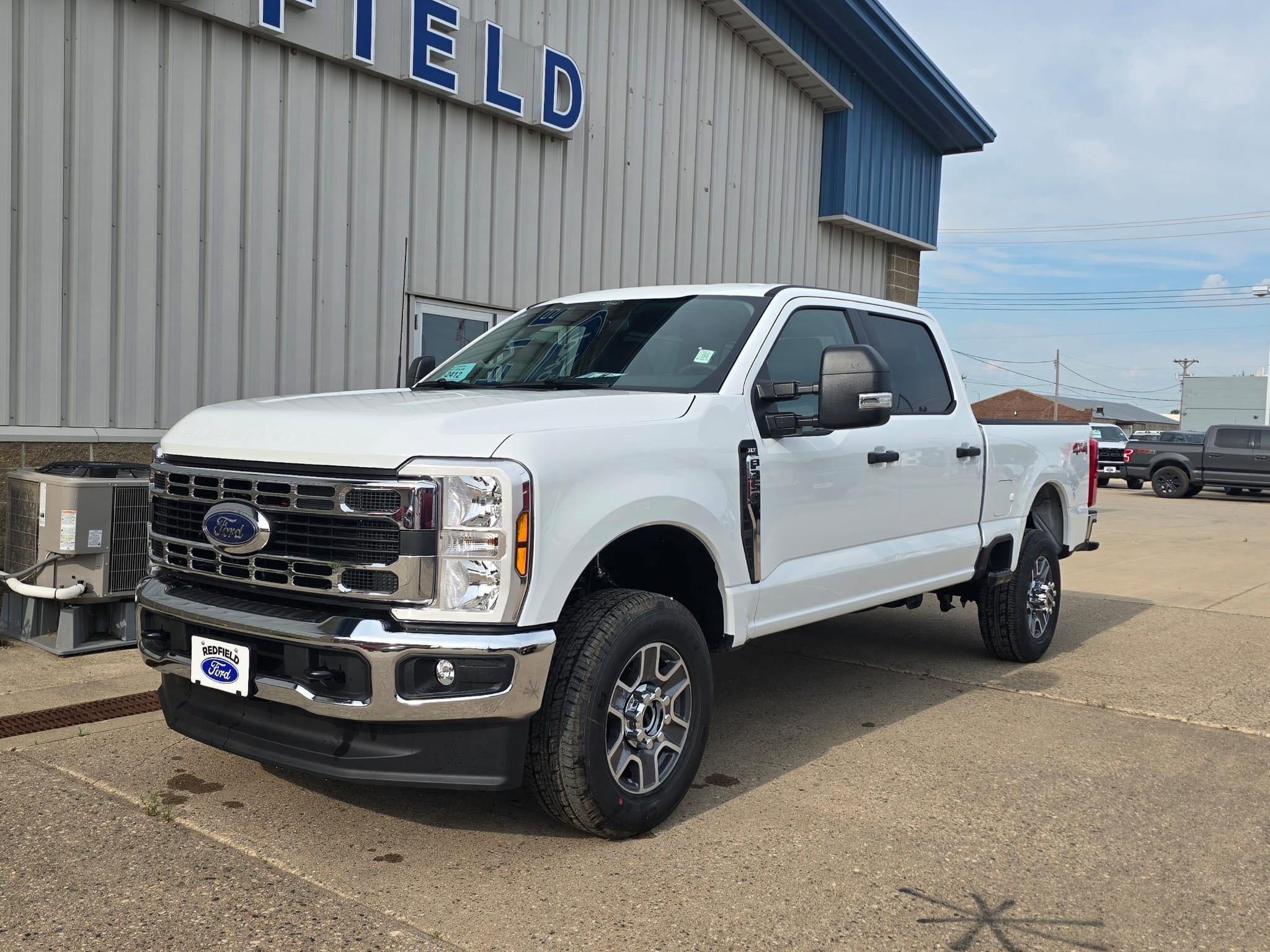2025 Ford F-350 XLT photo 6