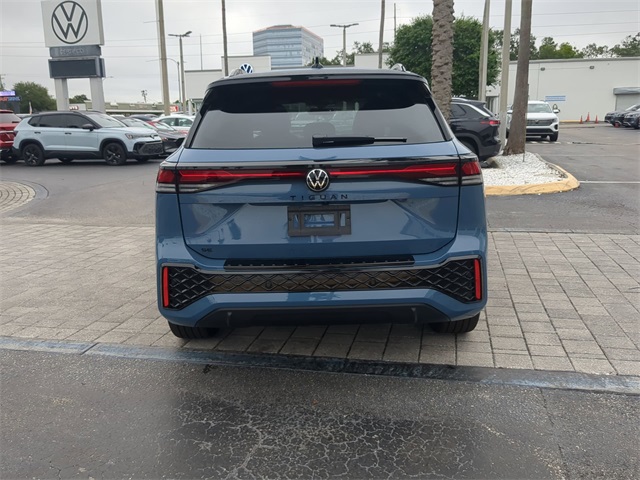 2025 Volkswagen Tiguan SE R-Line Black photo 5