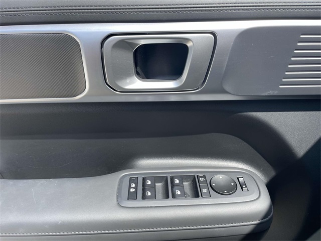 2025 Hyundai Santa Fe SEL photo 17