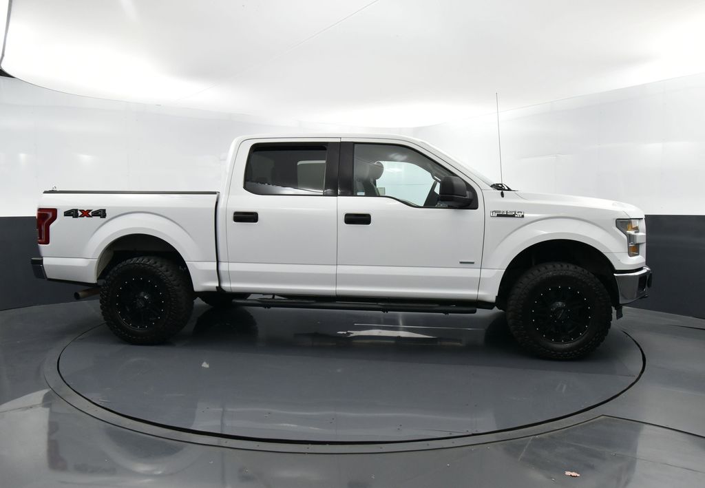 2015 Ford F-150 XLT photo 35