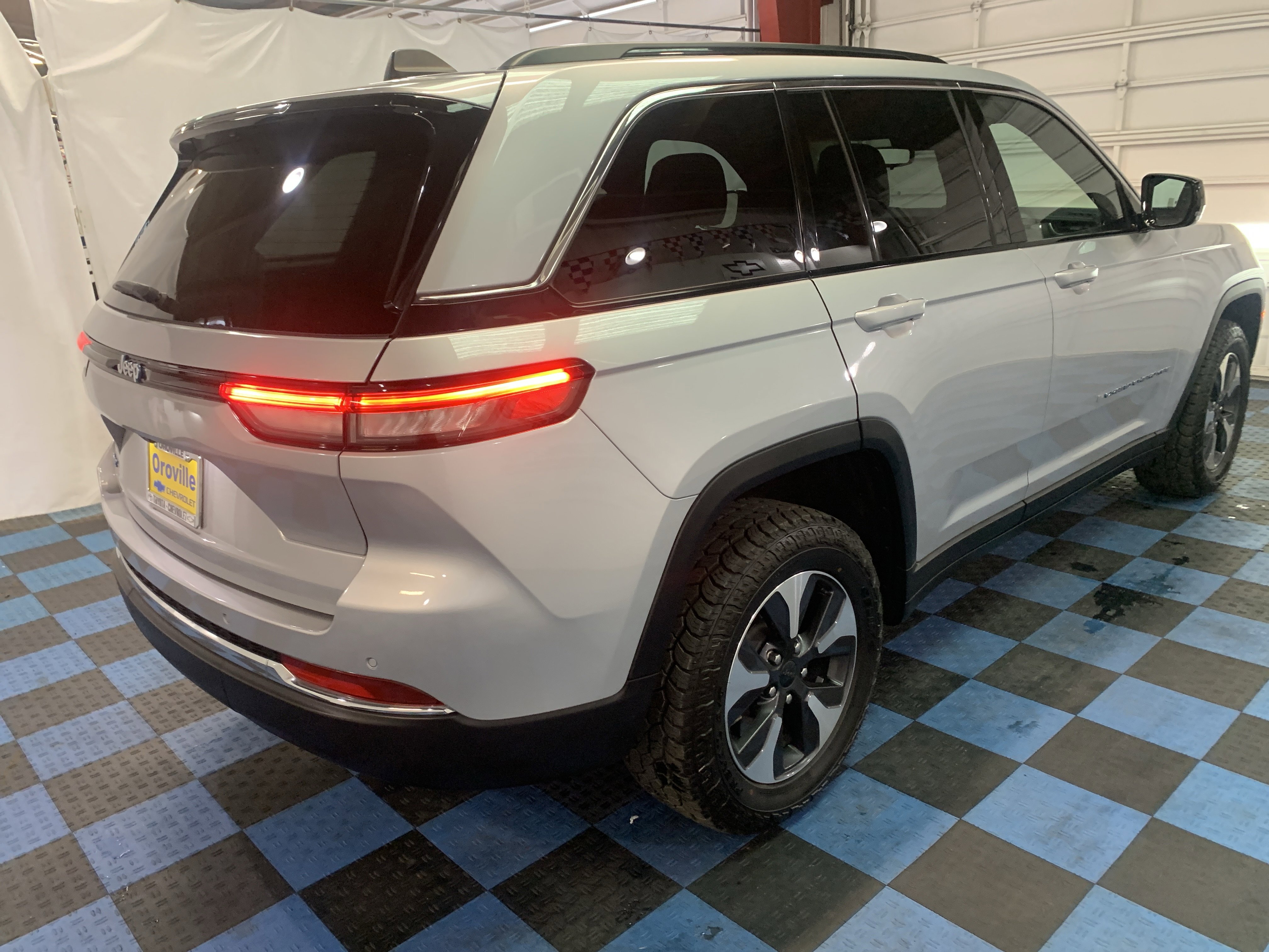 2024 Jeep Cherokee Limited 4xe photo 2