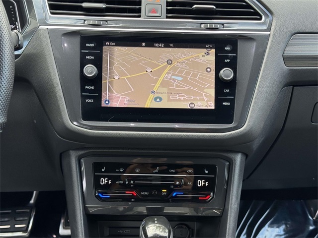 2023 Volkswagen Tiguan SEL R-Line Black photo 18