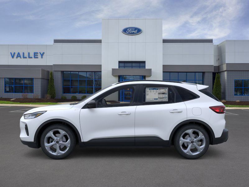 2026 Ford Escape ST-Line photo 2