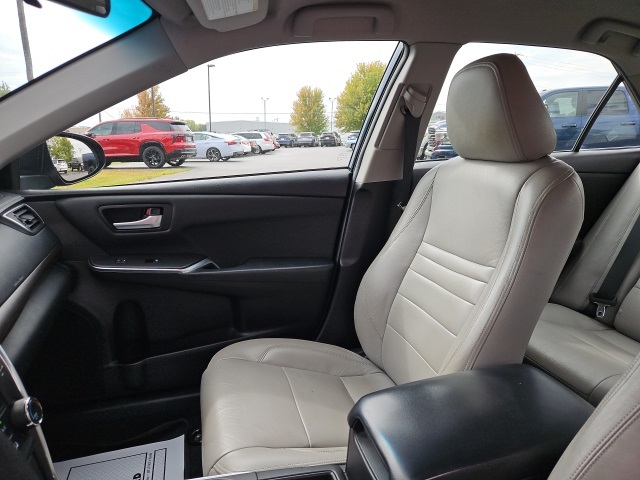 2017 Toyota Camry XLE XSE photo 22