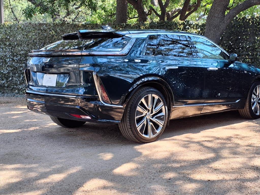 2024 Cadillac Lyriq Luxury photo 4