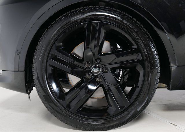 2023 Land Rover Discovery Metropolitan Edition photo 9