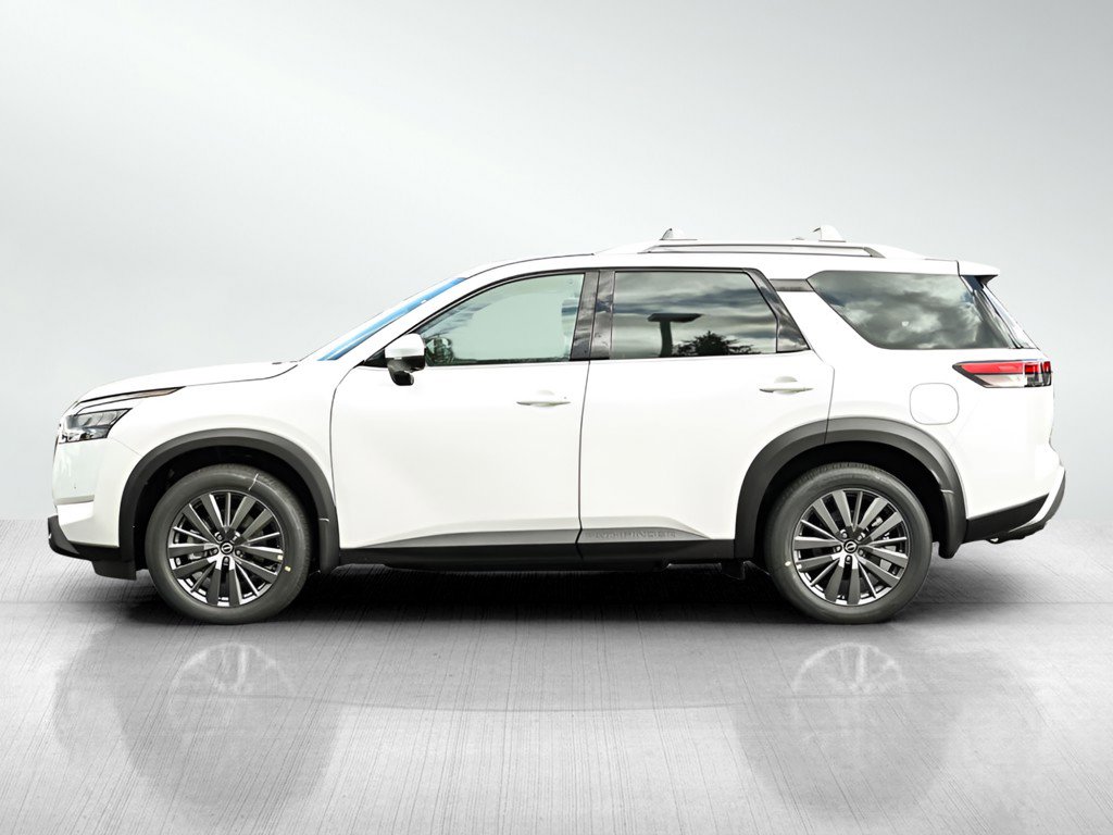 2025 Nissan Pathfinder SL photo 3