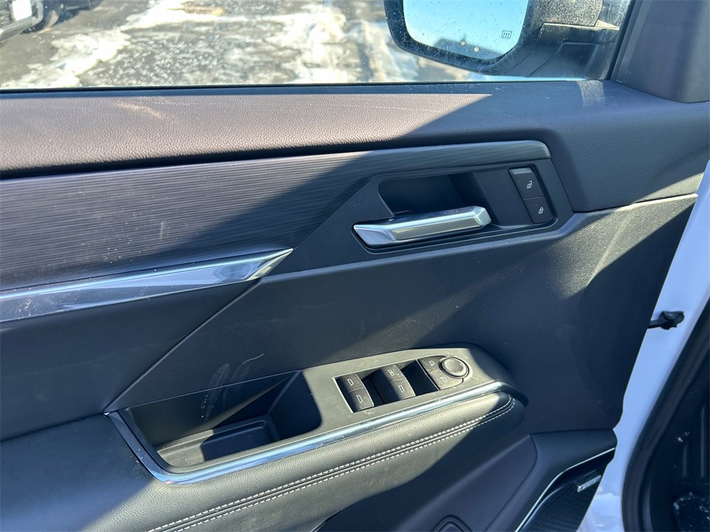 2026 GMC ACADIA - Image 13