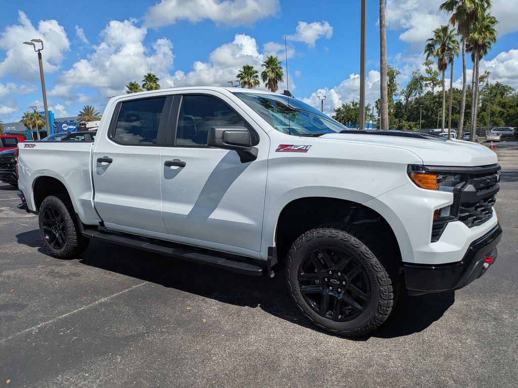 2025 Chevrolet Silverado 1500 Custom Trail Boss photo 2