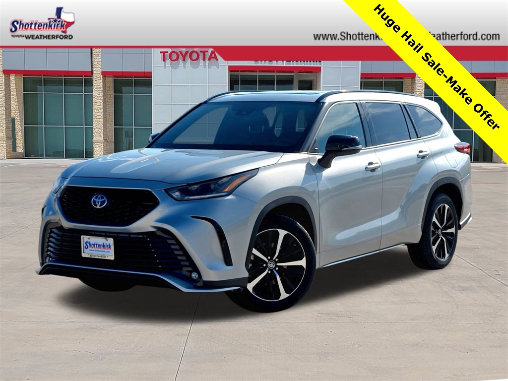 2022 Toyota Highlander XSE's photo