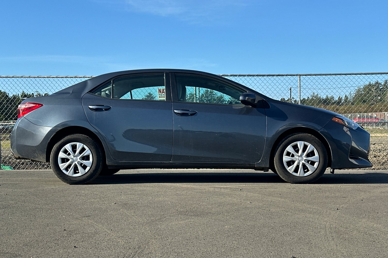 2019 Toyota Corolla LE Eco photo 2