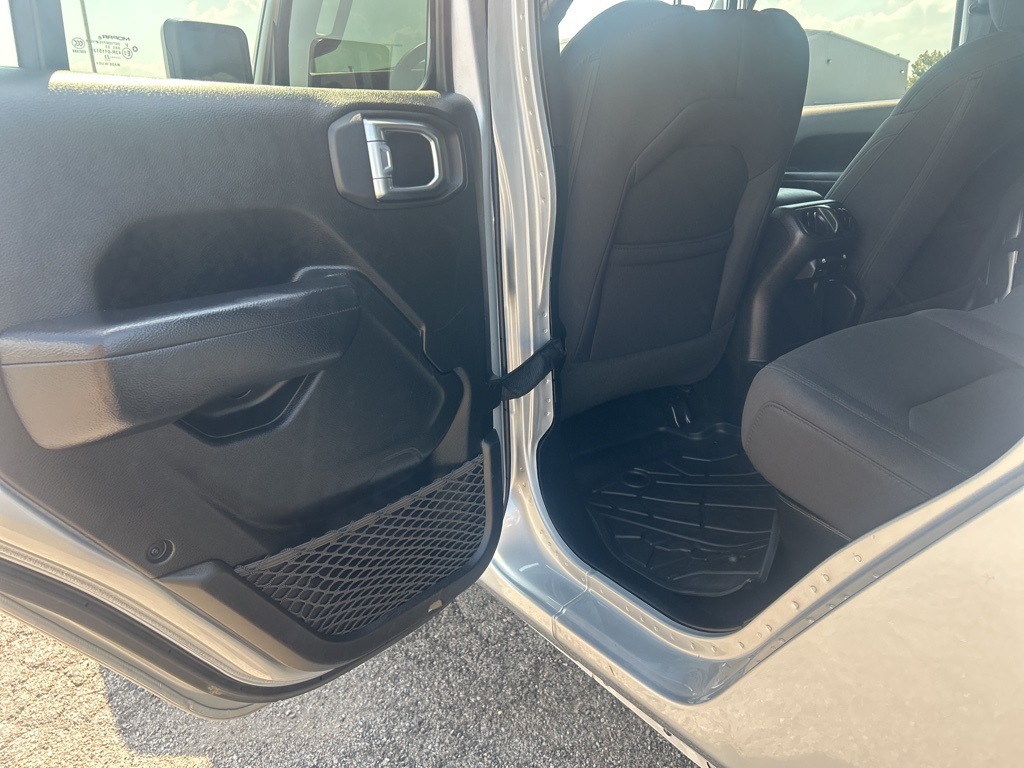 2023 Jeep Gladiator Sport photo 23