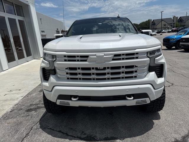 2023 Chevrolet Silverado 1500 High Country photo 3