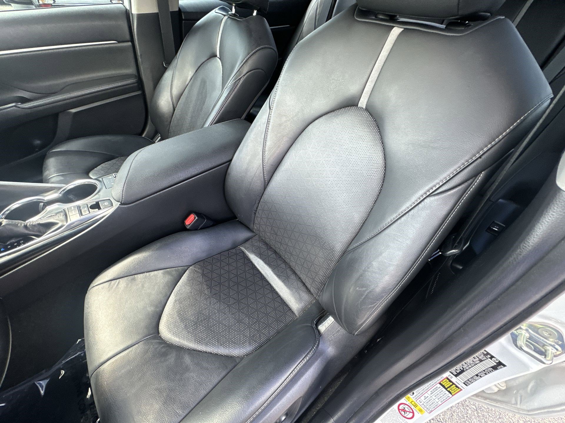 2019 Toyota Camry XSE photo 13