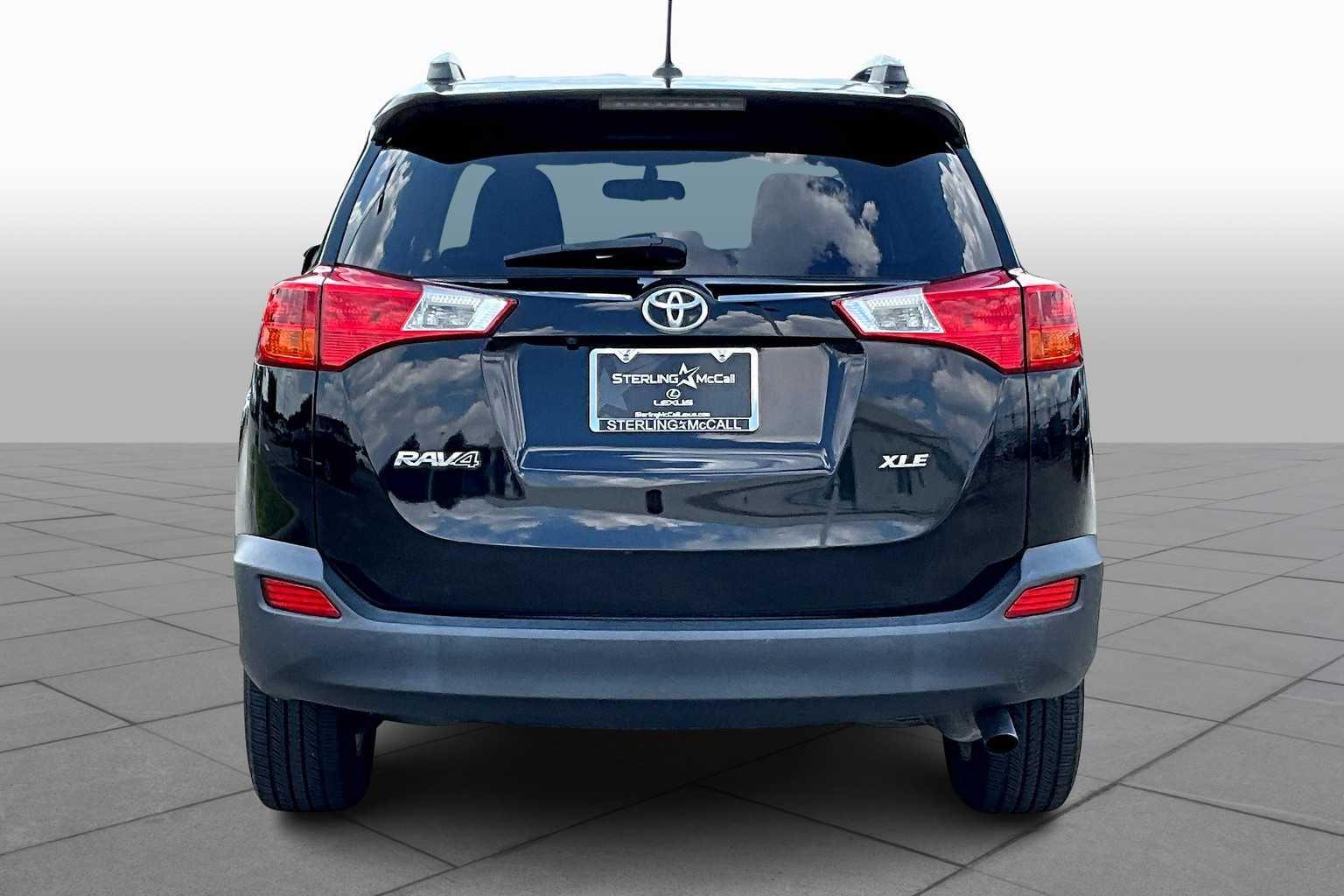 2014 Toyota RAV4 XLE photo 4