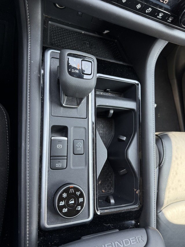 2024 Nissan Pathfinder SL photo 22