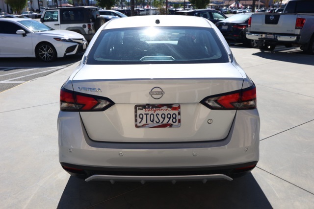 2025 Nissan Versa 1.6 S photo 4