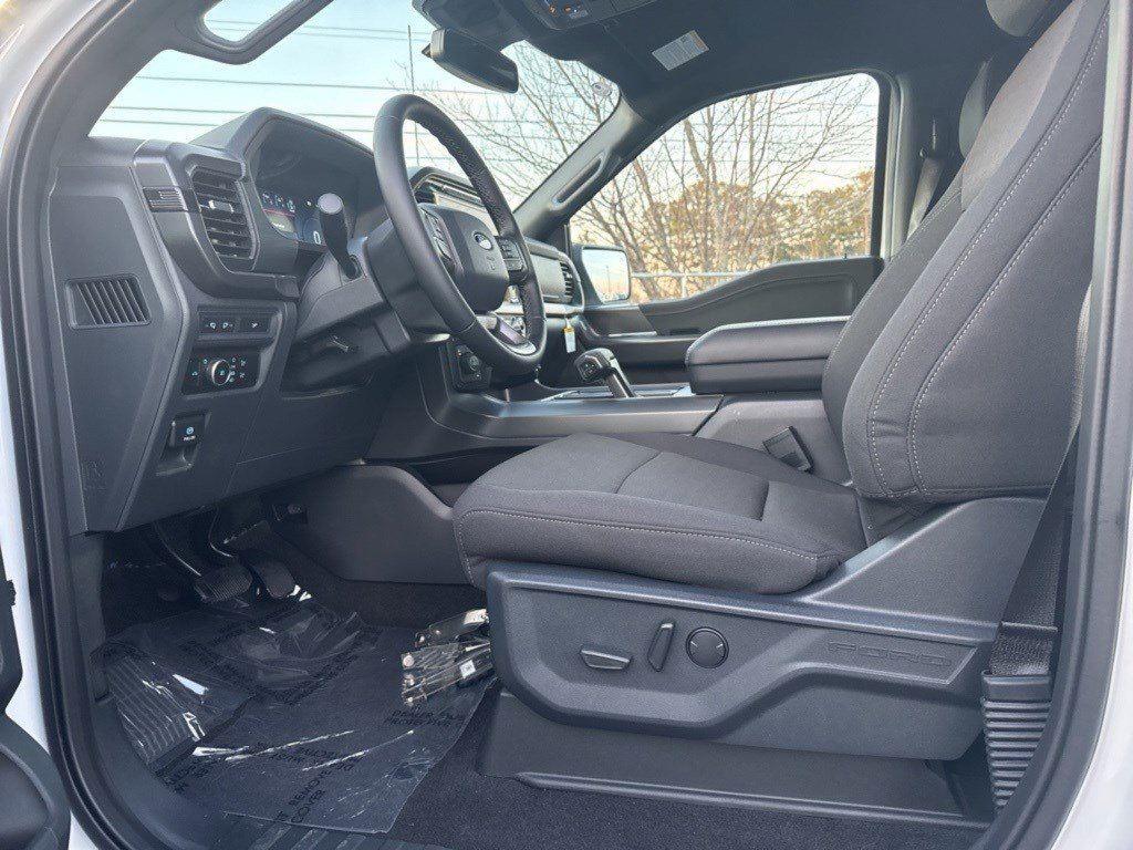 2025 Ford F-150 XLT photo 7