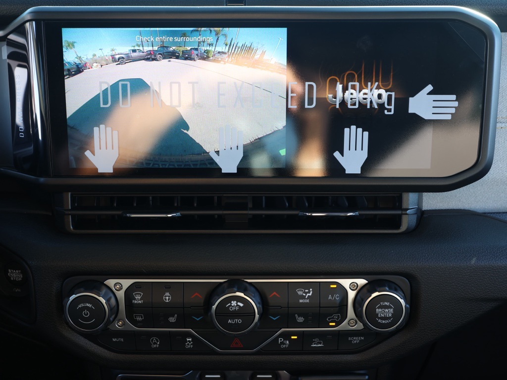 New 2026 Granite Crystal Metallic Clear-Coat Exterior Paint Jeep Willys image 29