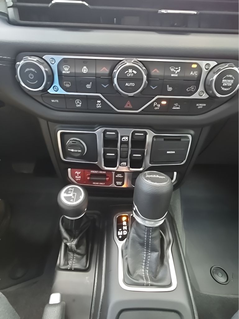 2025 Jeep Gladiator Rubicon photo 37