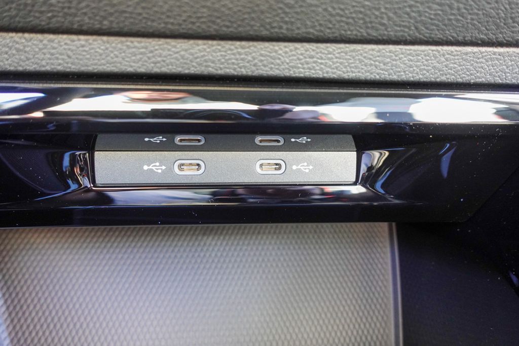 2025 Volkswagen Golf GTI Autobahn photo 13