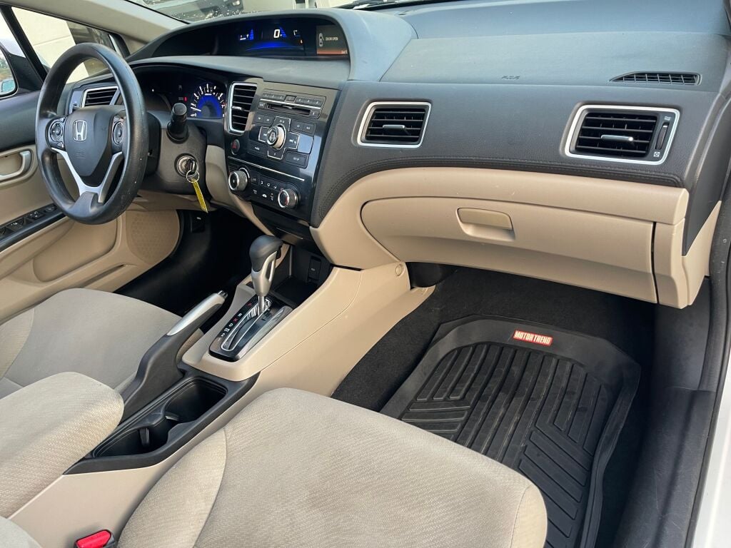 2013 Honda Civic LX photo 19