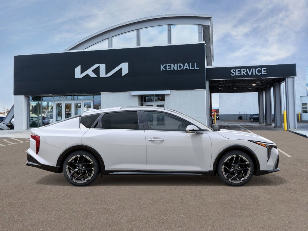 2025 Kia K4 GT-Line photo 2