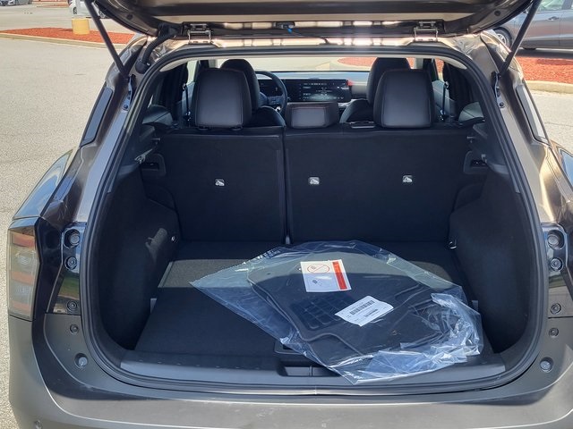 2025 Nissan Kicks SR photo 3