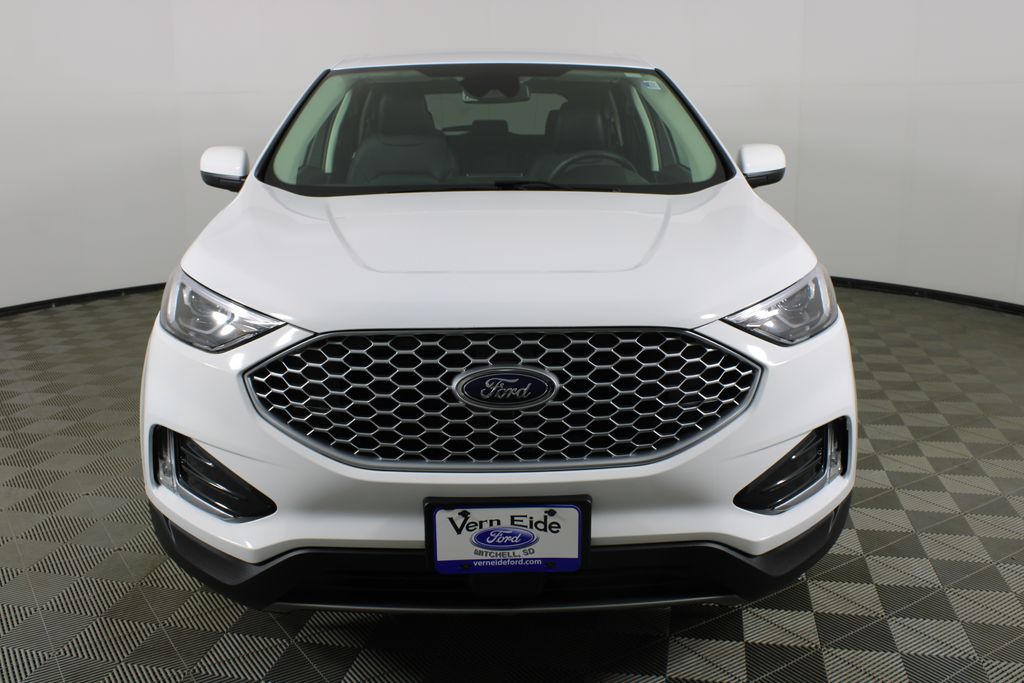 2024 Ford Edge SEL photo 2