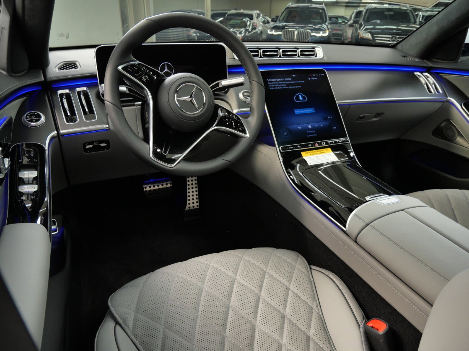 2025 Mercedes Benz S 580 4MATIC photo 2