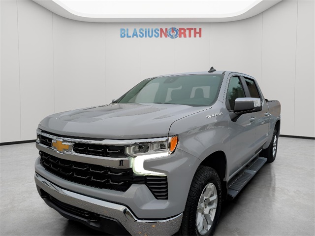 2024 Chevrolet Silverado 1500 LT's photo