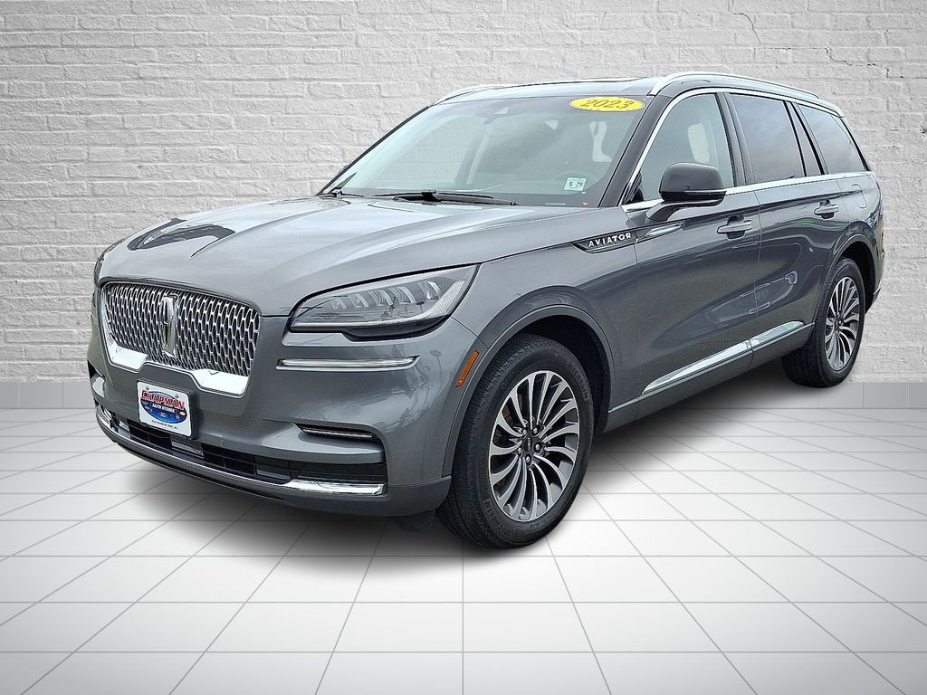 2023 Lincoln Aviator Base's photo