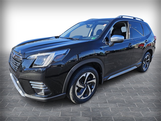 2022 Subaru Forester Touring photo 2