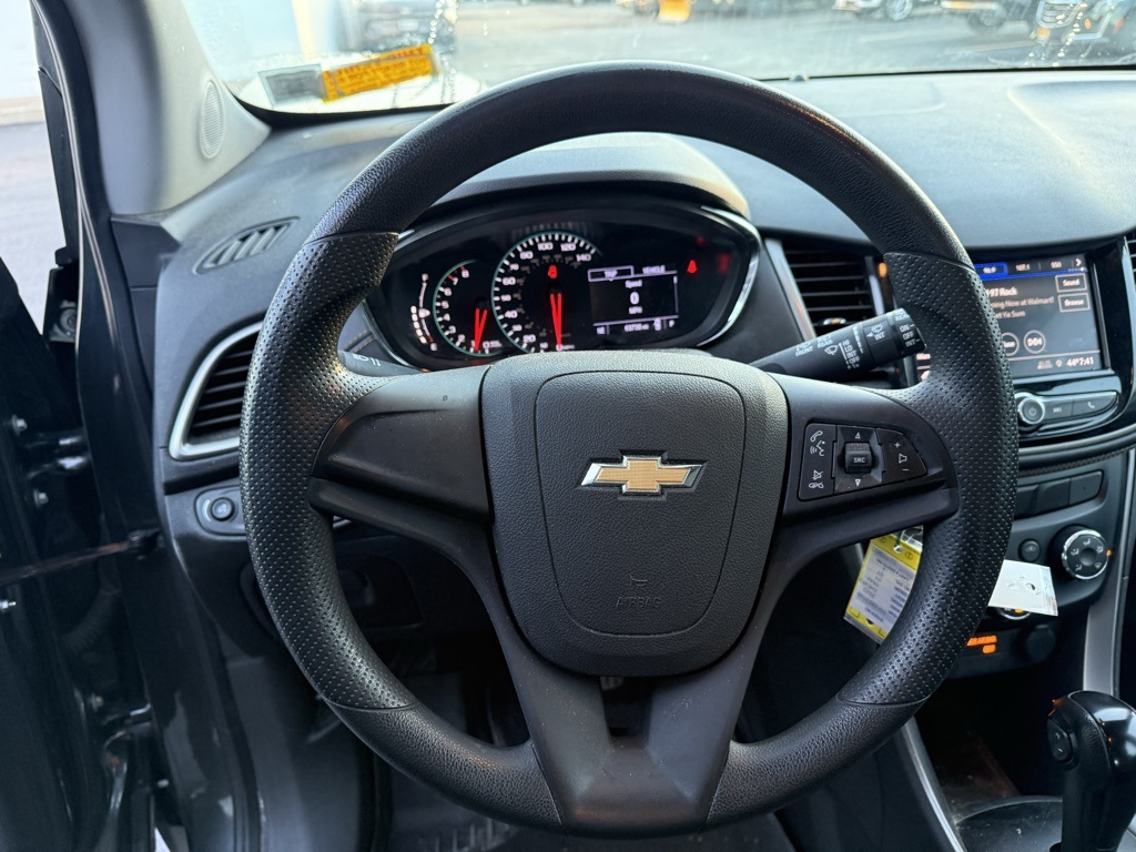 2020 Chevrolet Trax LS photo 3