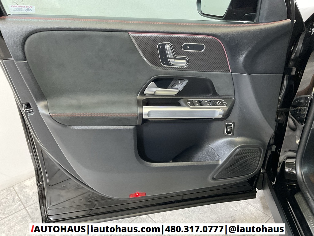 2022 Mercedes Benz GLB 35 AMG 4MATIC photo 31