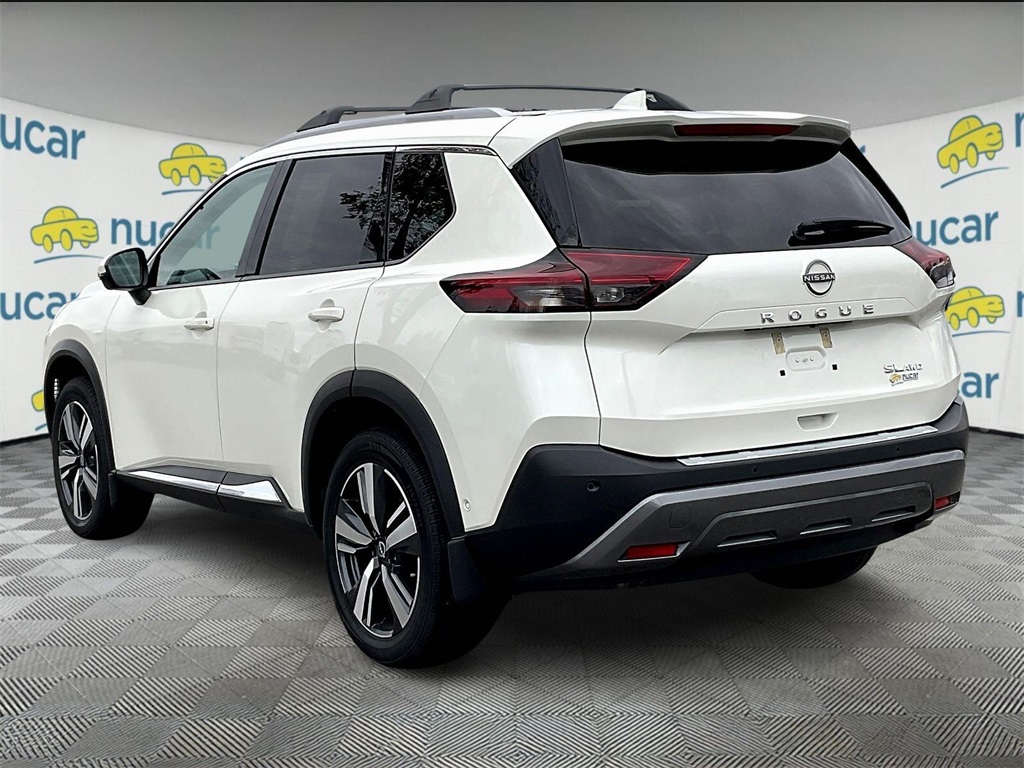 2023 Nissan Rogue SL photo 3
