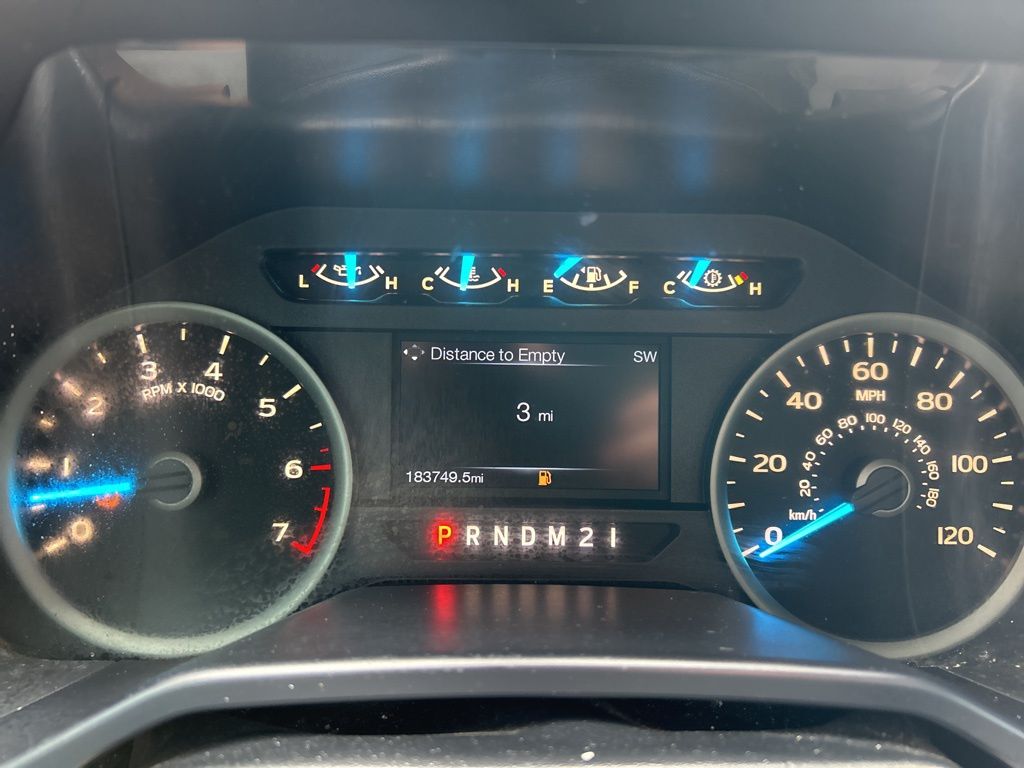 2015 Ford F-150 XLT photo 16