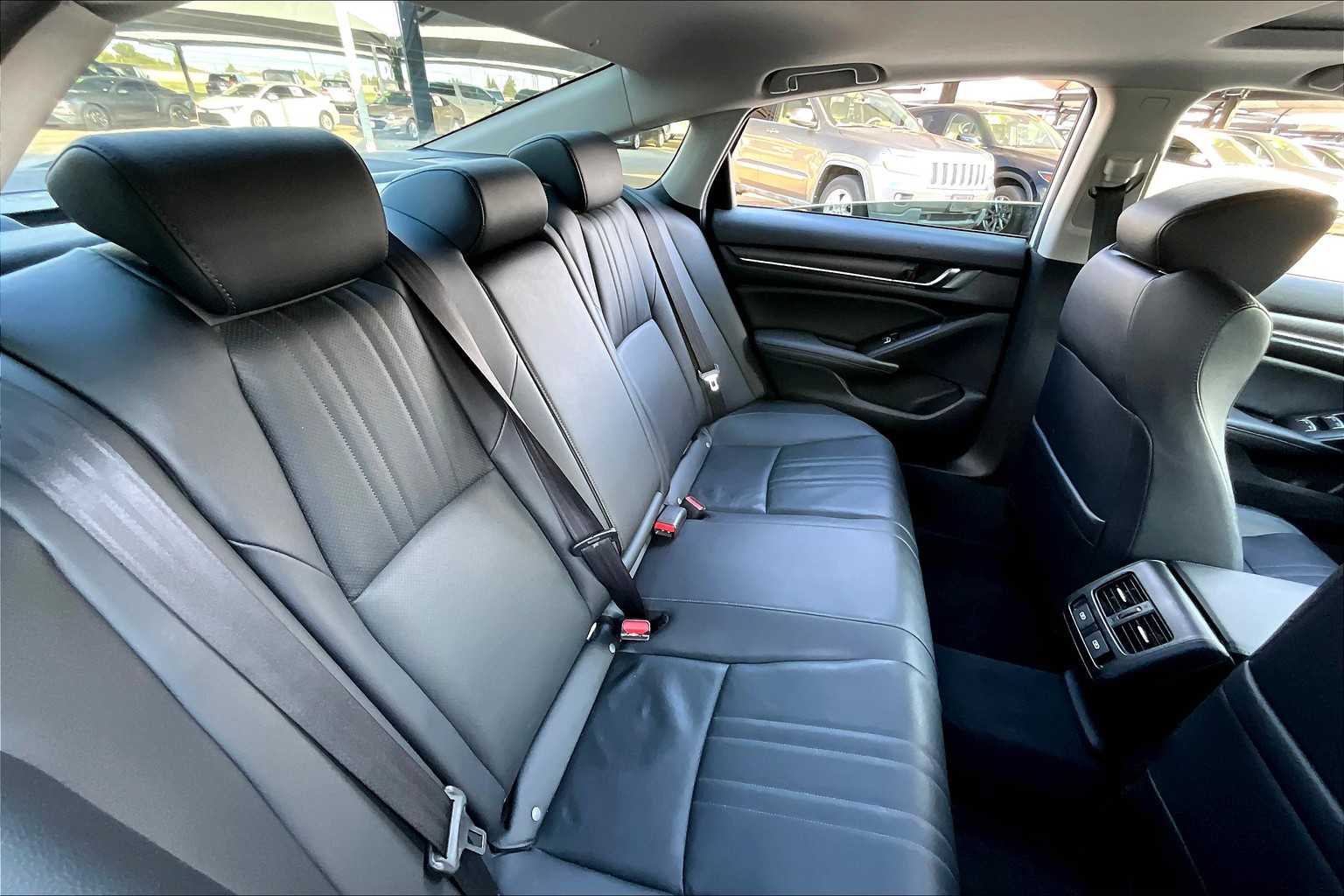 2022 Honda Accord EX-L photo 18