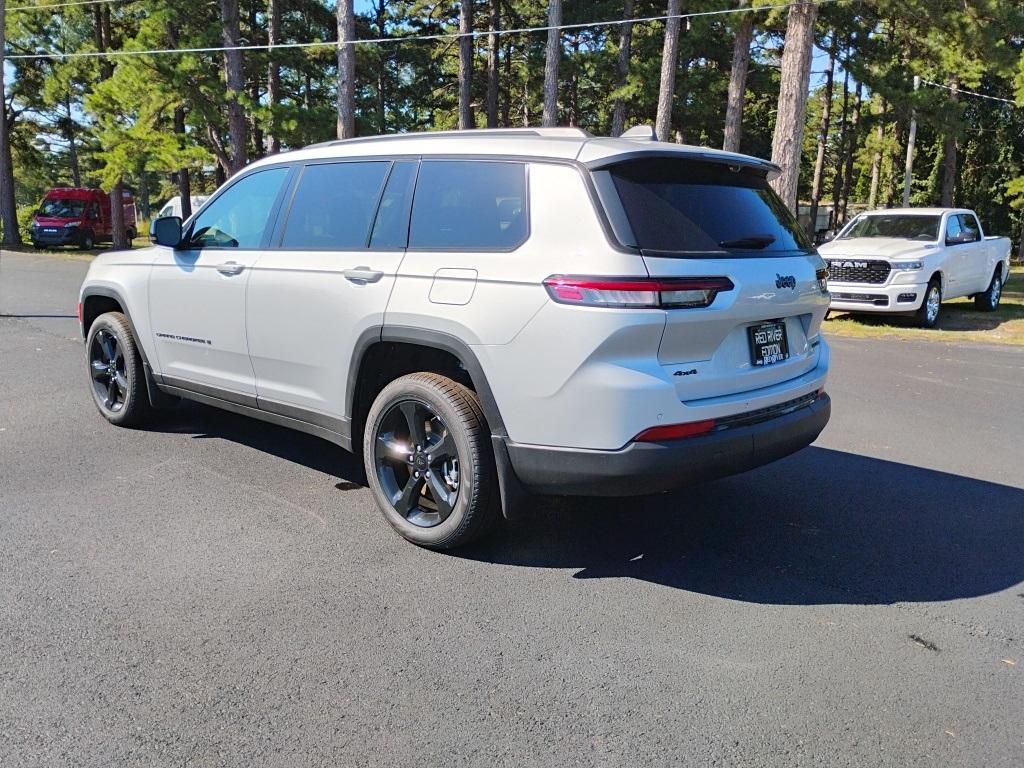 2025 Jeep Grand Cherokee Limited photo 4