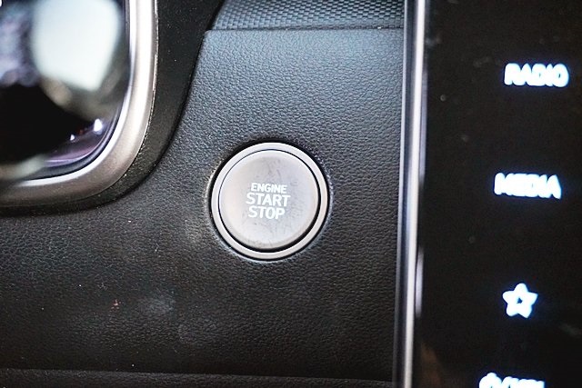 Used 2023 Blue Hyundai SEL image 28