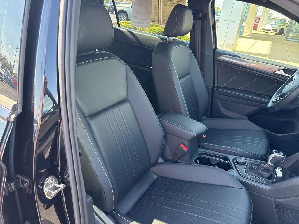 2024 Volkswagen Tiguan SE R-Line Black photo 21
