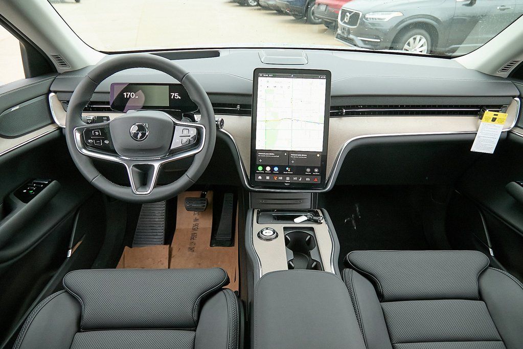 2025 VOLVO EX90 - Image 21