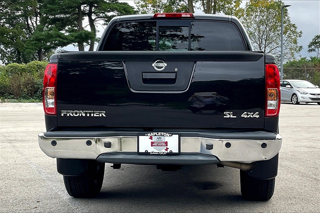 2019 Nissan Frontier SL photo 3
