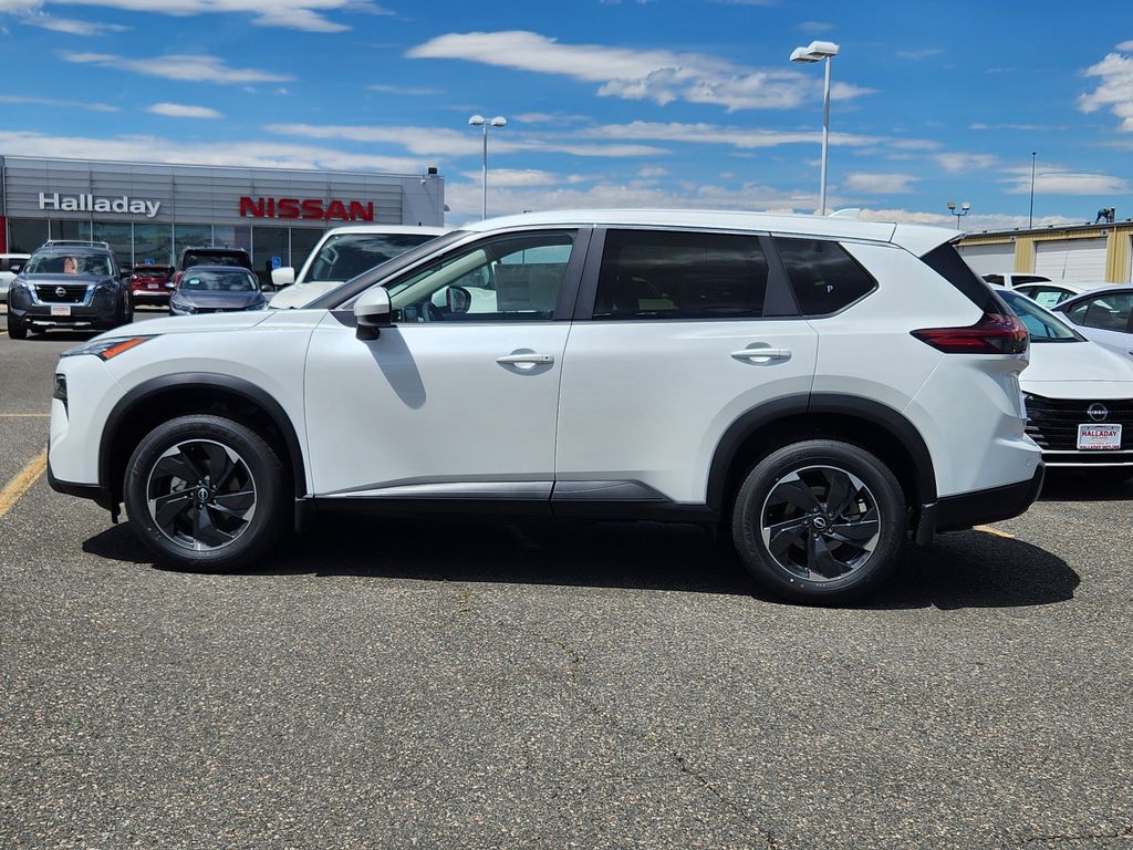 2025 Nissan Rogue SV photo 2