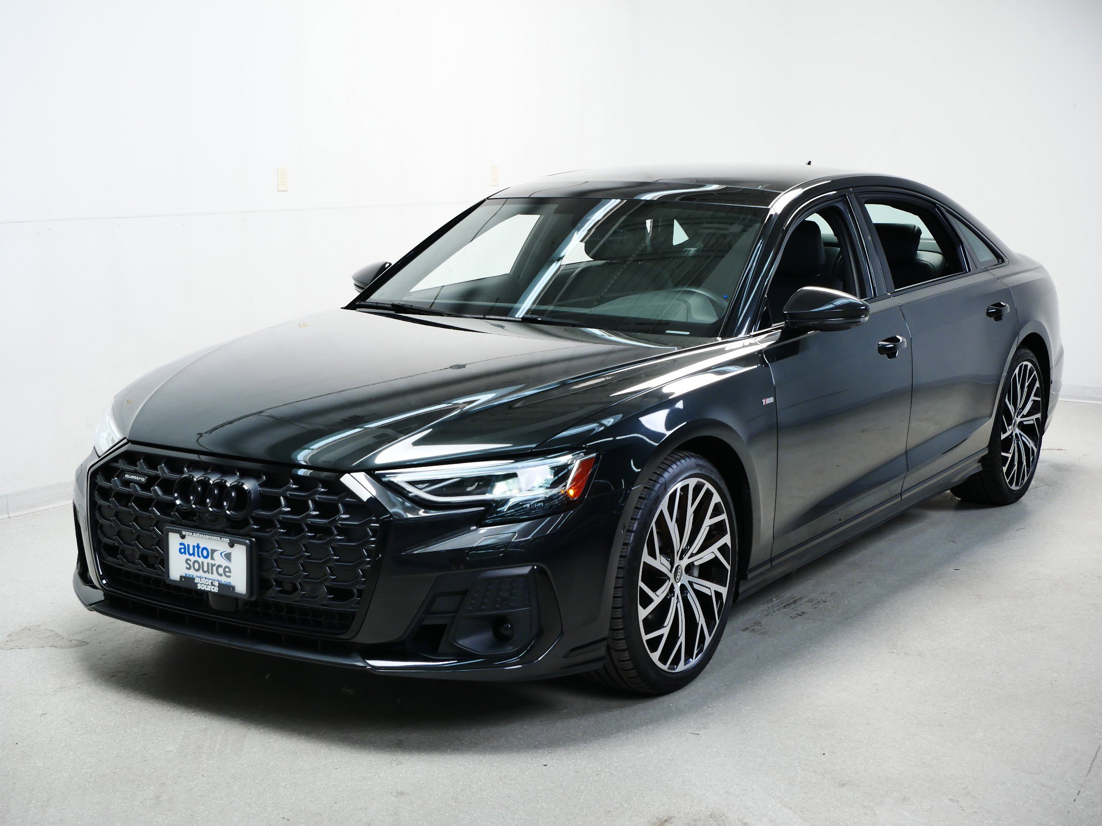 2022 Audi A8 L 55 photo 9