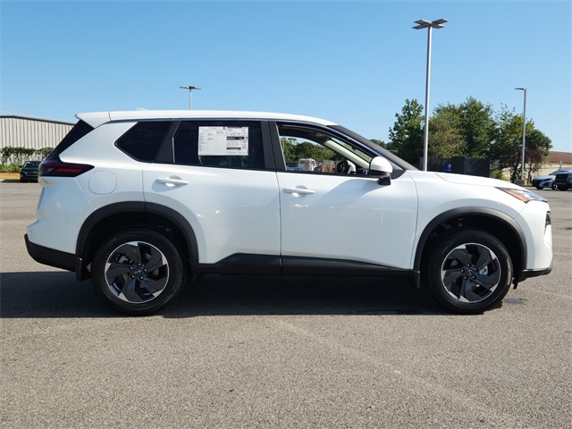2026 Nissan Rogue SV photo 2