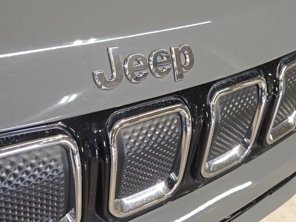 2022 Jeep Compass Limited photo 10