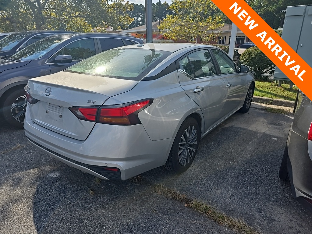 2023 Nissan Altima 2.5 SV photo 5