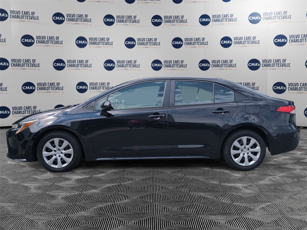 2023 Toyota Corolla LE photo 2